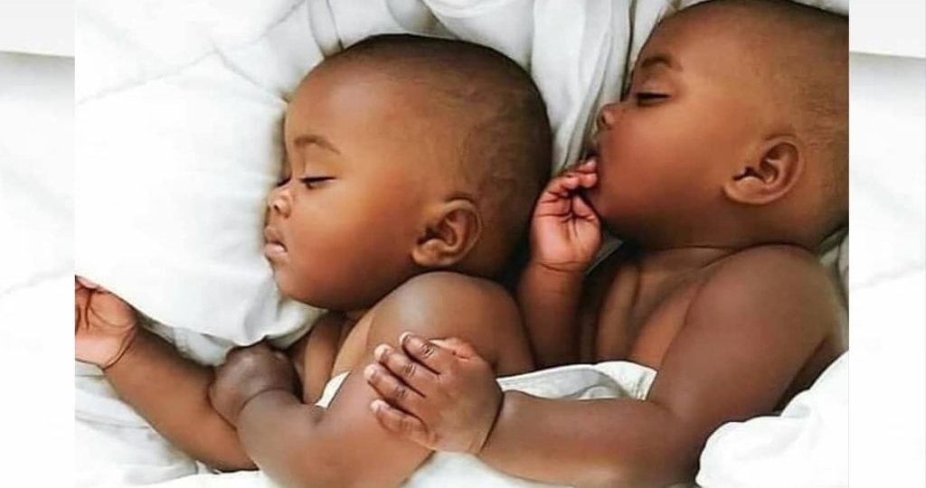 bebe noir-jumeaux-africains-african-twins-black-babies-black-twins-black-kid