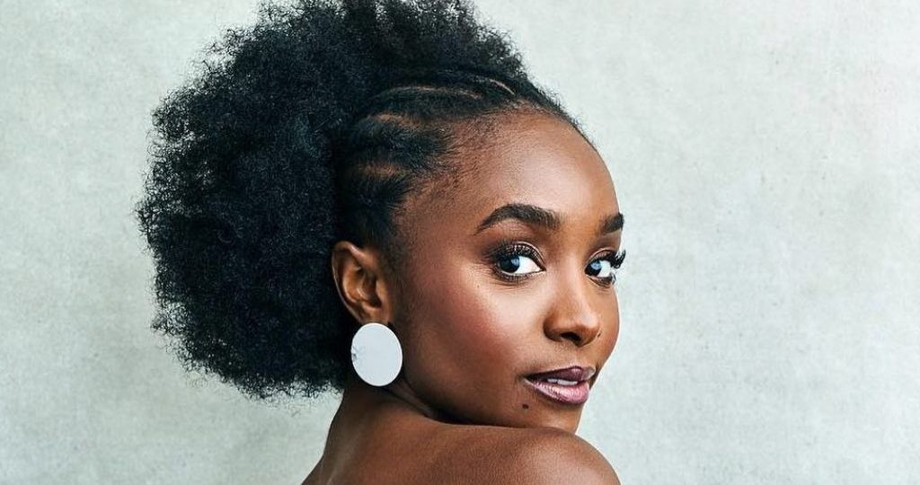Idée coiffure : l'afro-nattes de Kiki Layne, actrice
