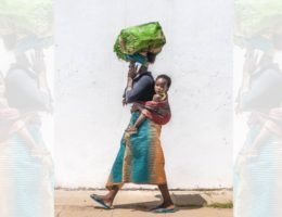 DZALEU.COM - African Lifestyle magazine - Mère portant enfant au dos
