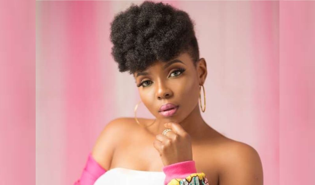 Coiffure stars africaines - Yemi Alade, chanteuse nigériane
