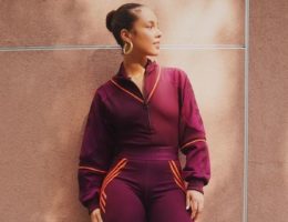 Look vip : Alicia Keys en combi moulante