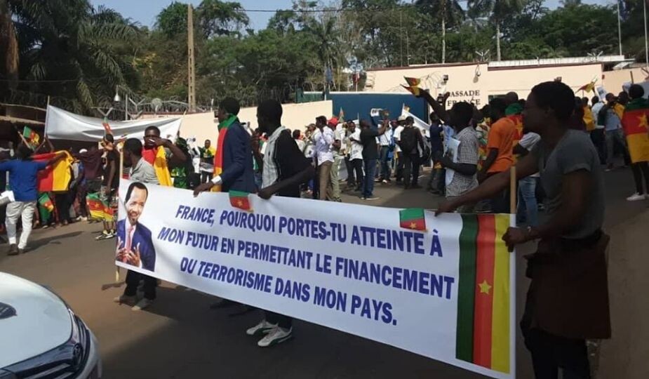 Yaoundé : Des jeunes camerounais manifestent le 24 février 2020 contre la France