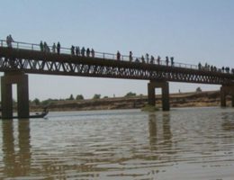 Un deuxième sur le fleuve Logone, frontière entre le Cameroun et le Tchad