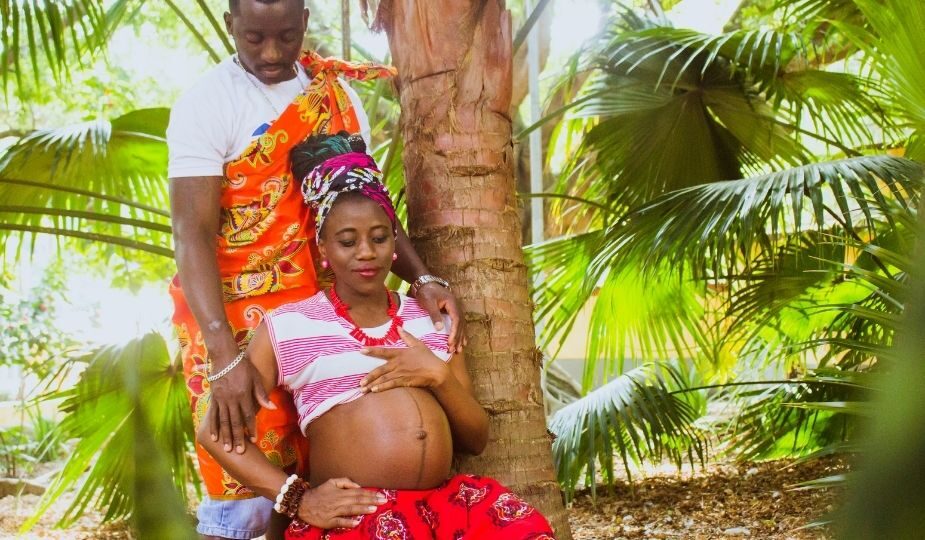 grossesse couple africain_african father and pregnant wife