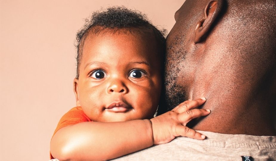 pere africain et son bébé - Black father with new son